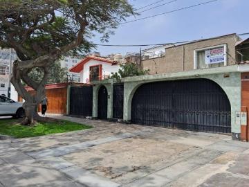VENTA DE CASA EN URB. SAN IGNACIO DE MONTERRICO EN SURCO