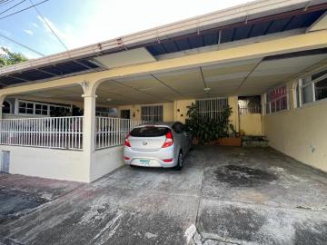 Venta de Casa en Urbanización Residencial Cerro Viento, San Miguelito