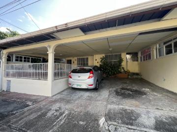 Venta de Casa en Urbanización Residencial Cerro Viento, San Miguelito