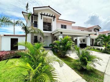 Venta de casa en Versalles / Costa Sur Ph Quintas de Versalles