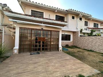 VENTA DE CASA EN VILLA DE LAS FUENTES, URBANIZACION CORONADO GARDEN
