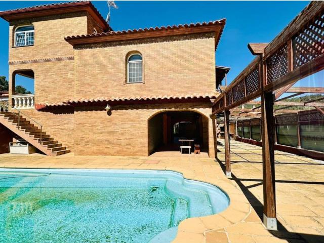 Venta de Casa espaciosa en Begues