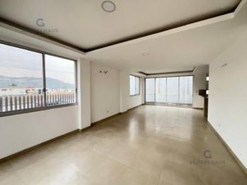 Venta de Casa Esquinera en Urb. Condado Vicolinci con 3 Habitaciones M.H