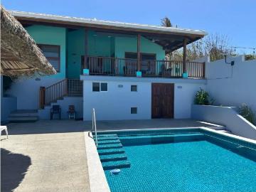 Venta de casa frente al mar en Playa Uverito