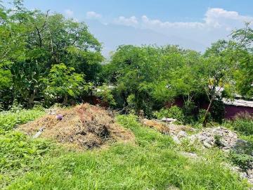 Venta de Casa Habitación con Amplio Terreno Col. Croc, mty n.L