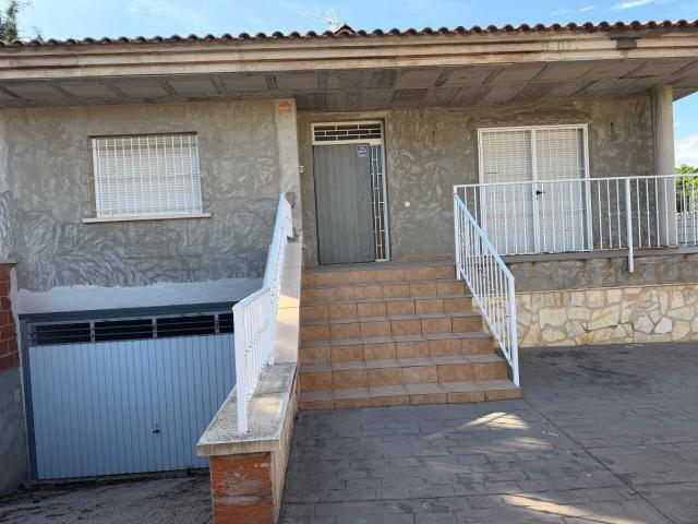 Chalet Independiente con terreno en Camino Almazara Acequia Churra Vieja Nº 61 Murcia