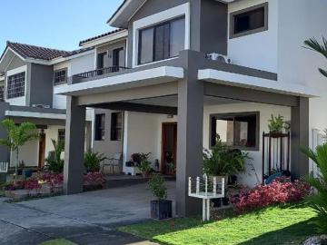 Venta de casa Paseo del Norte, Brisas del Golf