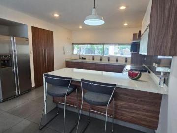Venta de Casa Parque Campeche 4 recamaras frente a Plaza Barrio Cascatta