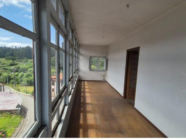 VENTA DE CASA RURAL CON FINCA Y CUADRA A REHABILITAR EN CANDAMO, ASTURIAS. A 20 KM DEL MAR