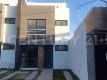 VENTA DE CASA, recámara en PB+2 recámaras de excelente tamaño, Av 11 Sur, Puebla