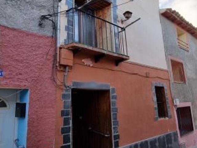 Venta de casa reformada en Calatorao