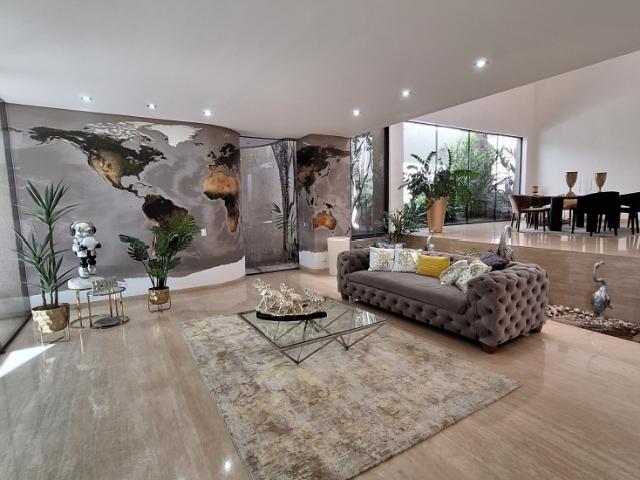 Venta de Casa Remodelada en Los Chorros
