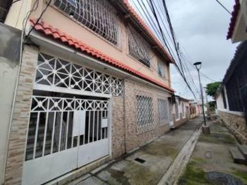 Venta de Casa Rentera en Norte de Guayaquil, Alborada 4ta etapa, 4 Unidades. G.M