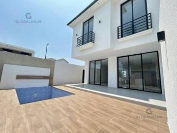 Venta de Casa samborondon Isla Celeste, Ciudad Celeste, Piscina, 3 Habitaciones esquinera P.A