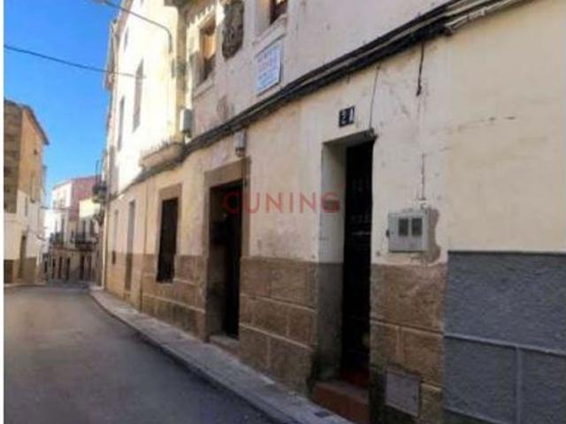 Venta de casa situada en la localidad de Arroyo de la Luz, Cáceres