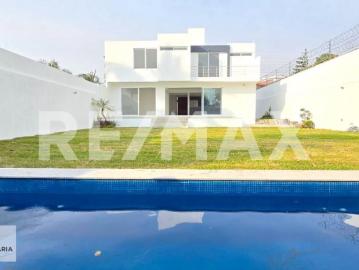 Venta de casa sola en el exclusivo Fracc.Brisas de Temixco, Morelos. Clave 5349