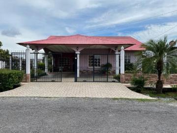 Venta de casa ubicada en Algarrobos, Chiriquí