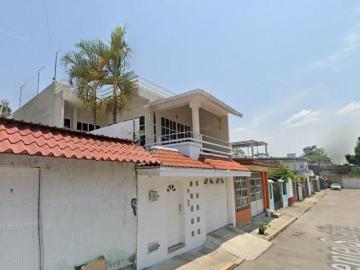 VENTA DE CASA VICENTE SUAREZ LOS NARANJOS
