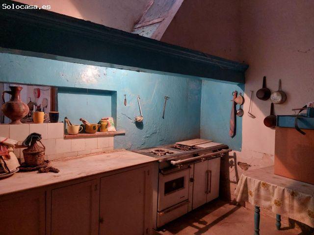 VENTA DE CASA Y RESTAURANTE SOBRE SOLAR URBANO DE 400 M2– HISTORIA Y ENCANTO