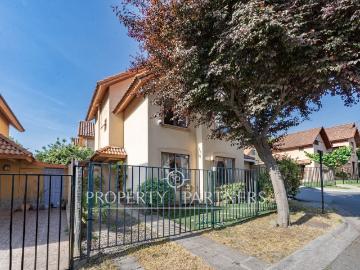 Venta de casa 3 pisos en Altos de la Arboleda, Peñalolén
