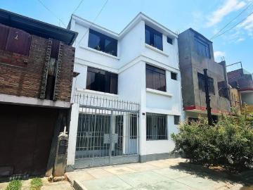 VENTA DE CASA 3 PISOS EN ATE