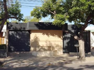 Venta de Casa 5 o mas ambientes en Godoy Cruz