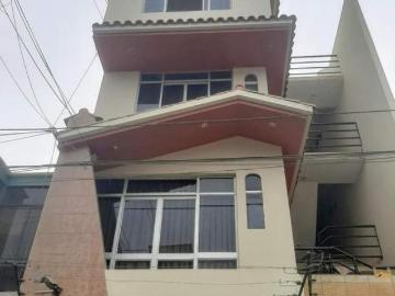 Venta de casa 5 pisos Los Olivos