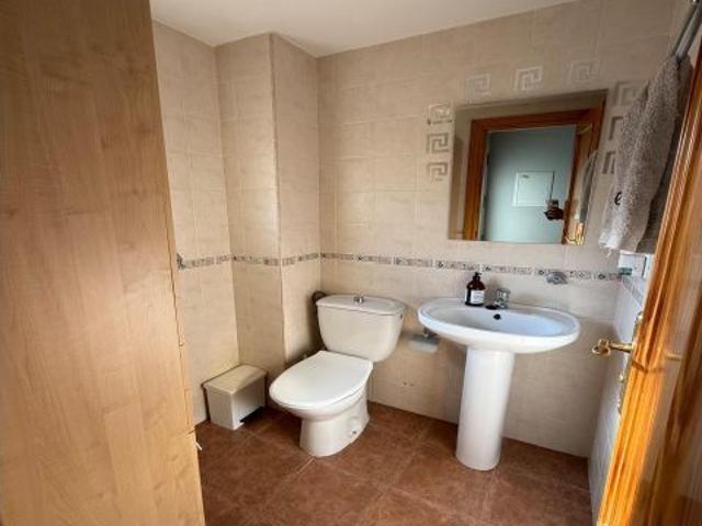 Venta de chalet adosado en el centro de Gójar