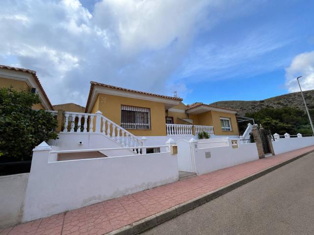 Venta de chalet adosado en el Estrecho de San Gines, Cartagena