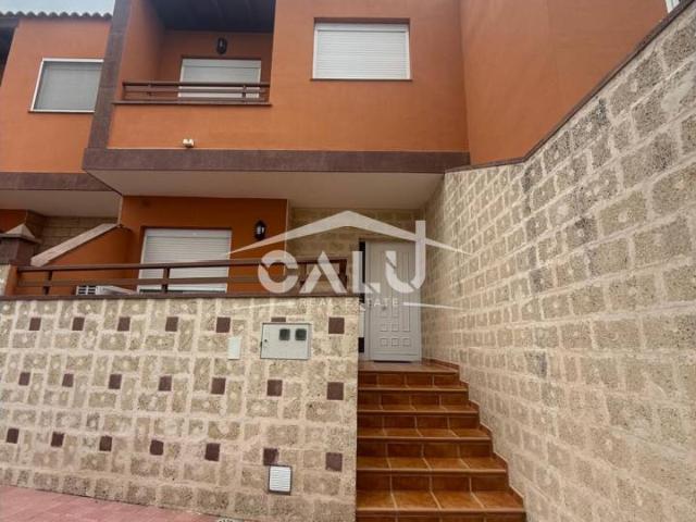 Venta de chalet adosado en San Miguel de Abona