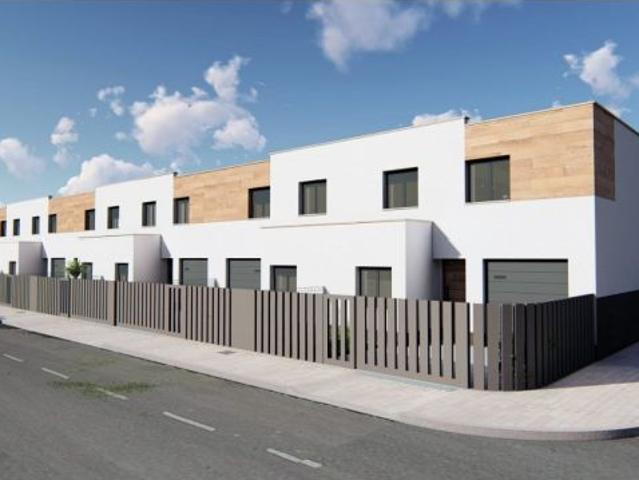 Venta de chalet adosados en Doñinos