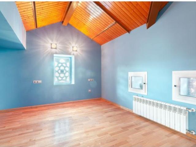 Venta de chalet en la falda del Naranco