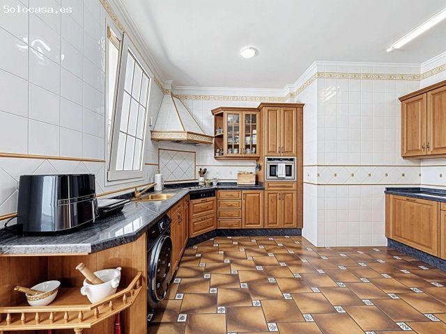 VENTA DE CHALET EN LAS ZONAS MAS DEMANDADAS DEL CABANYAL