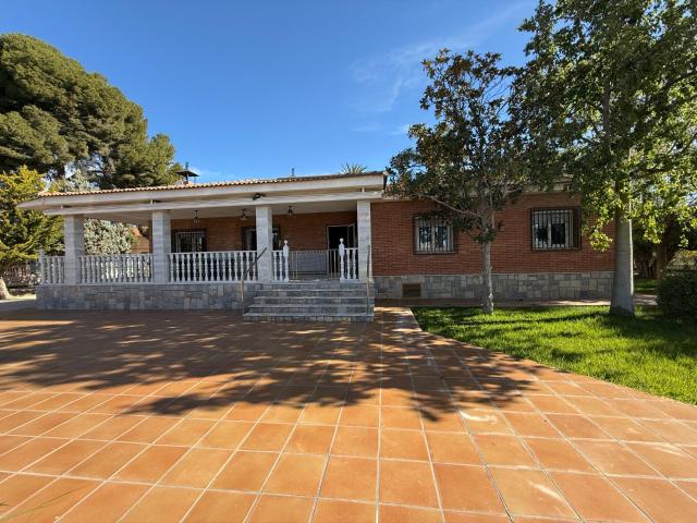 VENTA DE CHALET EN NOVELDA ALICANTE