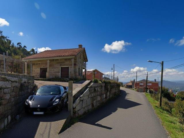 Venta de chalet en Redondela. Oportunidad de Inversión
