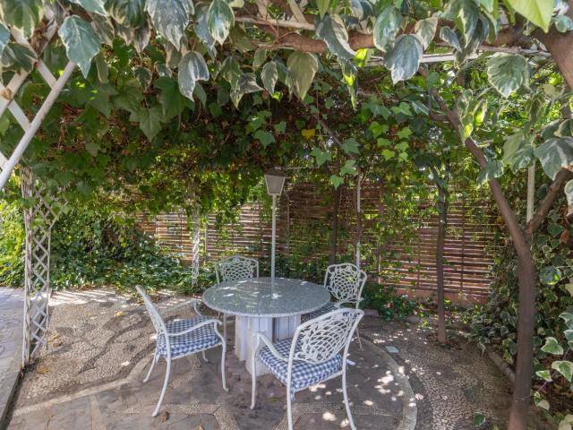 Venta de chalet independiente en Cajar