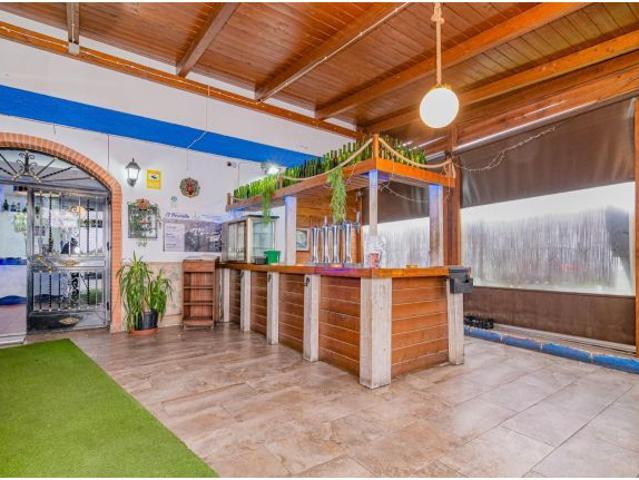 Venta de chalet restaurante en Ogijares