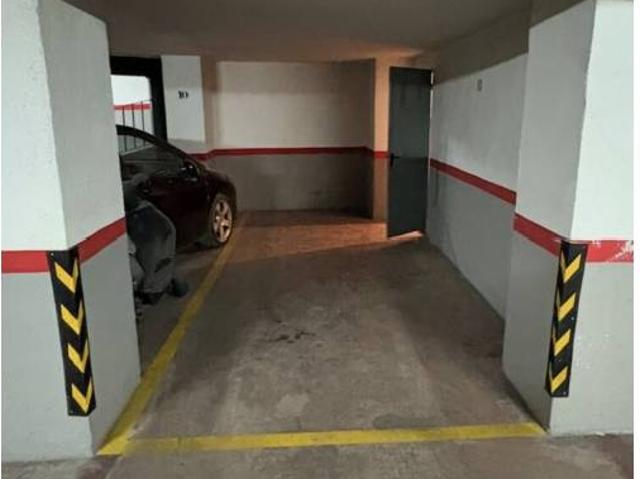 VENTA DE COCHERA Y TRASTERO