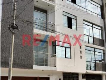 Venta De Departamento De 4 Habitaciones, Terraza Y Más En 3Er Piso. L.ORDINOLA