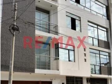 Venta De Departamento De 4 Habitaciones, Terraza Y Más En 3Er Piso. L.ORDINOLA