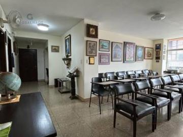 Venta de Departamento de Av.9 de Octubre entre Esmeralda y Los Rios de 132.89mt2 K.R