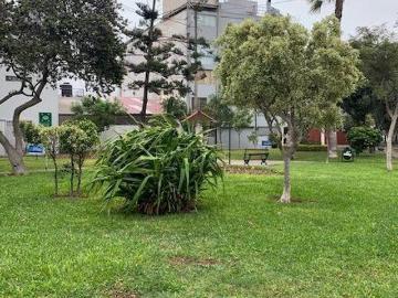 Venta de departamento de dormitorios en surco