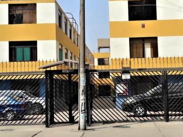 Venta De Departamento en 1er piso, con Espacio en Azotea, y Estacionamiento