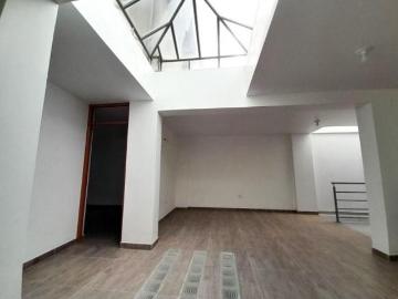 VENTA DE DEPARTAMENTO EN CAJAMARCA LARRY JHONSON 3ER PISO INTERIOR