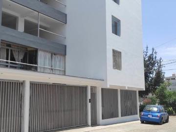 Venta de Departamento en er piso en buena zona con muchos parques cerca