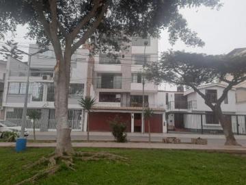 VENTA DE DEPARTAMENTO FRENTE A PARQUE EN URB SAN JOSE BELLAVISTA