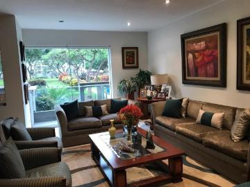 Venta de Departamento frente a parque 1er piso elevado en San Borja