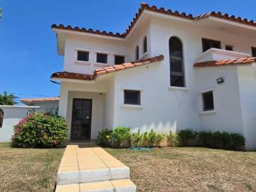 Venta de Dos Casas en Vista Mar, San Carlos