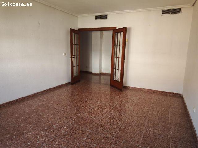 VENTA DE DOS PISOS UNIDOS EN PLAZA DE PORTUGAL EN BADAJOZ