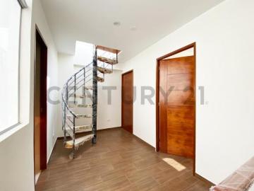 VENTA DE DUPLEX 2 DORMITORIOS CON BALCON Y TERRAZA LIMITE DE LA MOLINA CON ATE